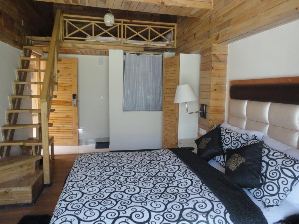Swiss Wood Hotel Manāli Exteriör bild