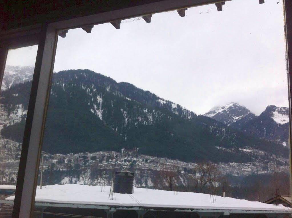 Swiss Wood Hotel Manāli Exteriör bild